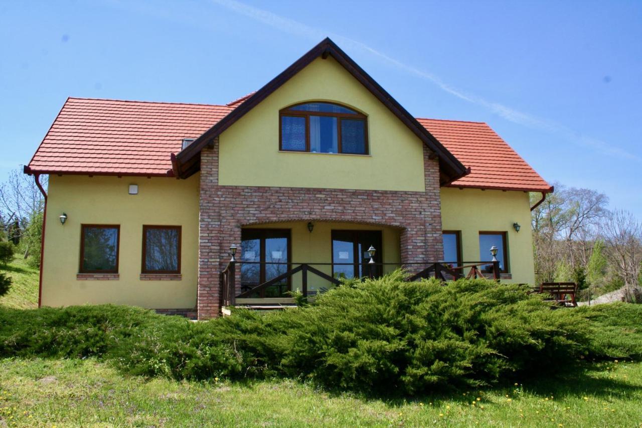 Villa Vinea Etyek Exterior foto